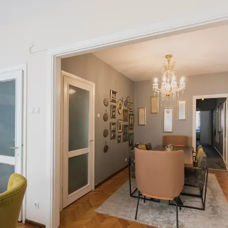 Feel The Spirit Of In A Homey Atmosphere Istanbul